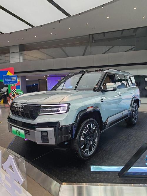 成都292比亚迪方程豹硬派越野的爆款，英菲尼迪35周年与你共成长